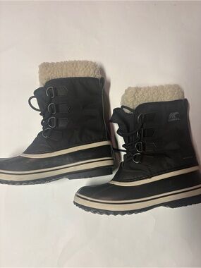 Sorel Carnival Women’s 8.5 Winter Boot Excellent Condition $180 Retail